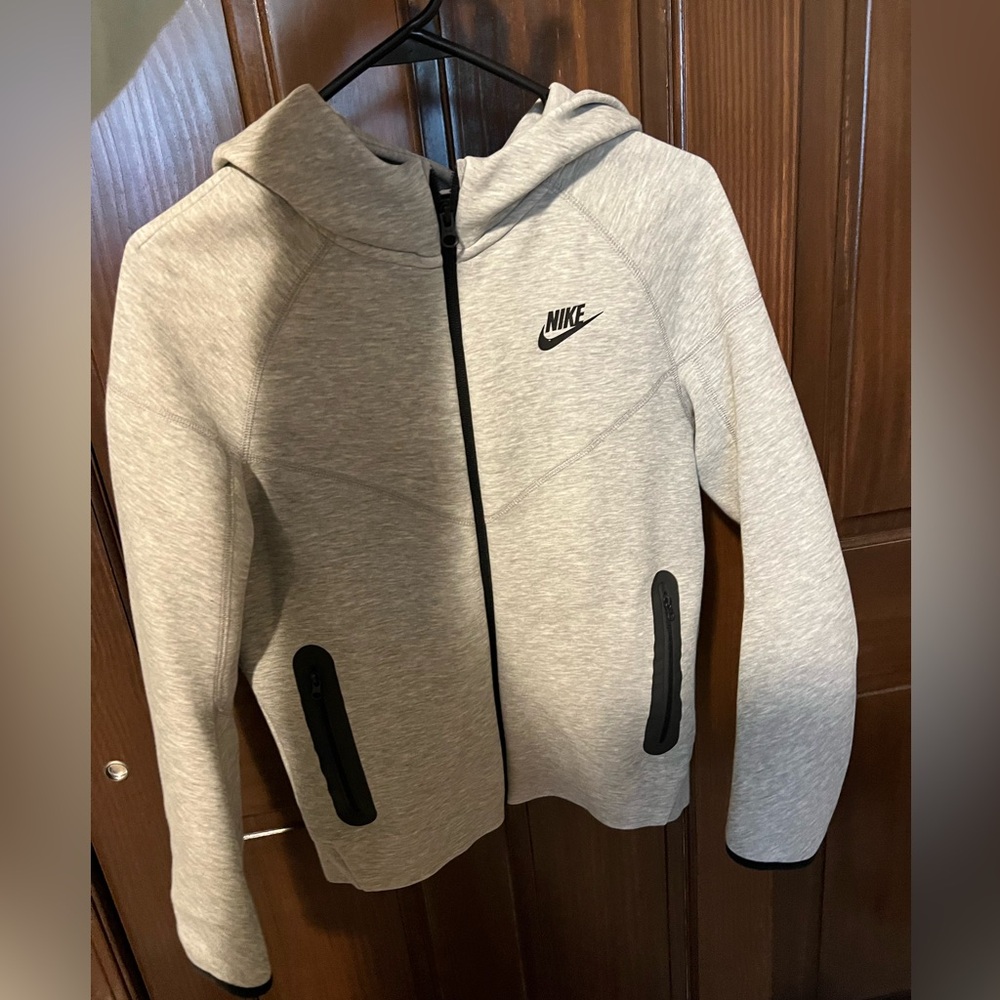 Boys Nike Tech Fleece Zip up Hoodie Size Large